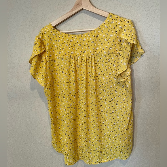 Philosophy Yellow Tulip Sleeve Blouse - Picture 3 of 4